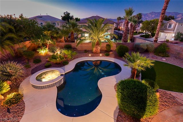 8106 Bear Clan Court, Las Vegas, NV 89131