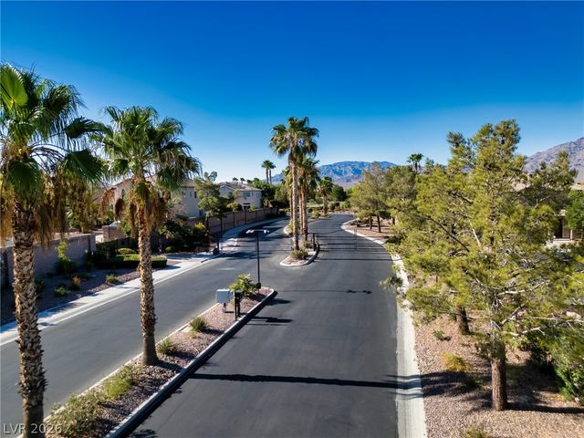 8106 Bear Clan Court, Las Vegas, NV 89131