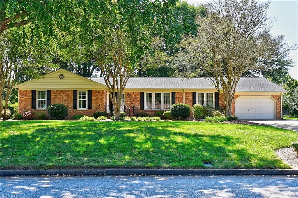 1388 Baycliff DR, Virginia Beach, VA 23454