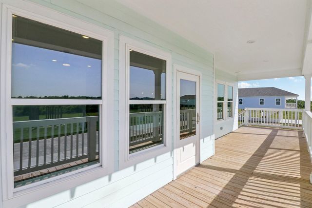 1338 Sapphire Palms Court, San Leon, TX 77539