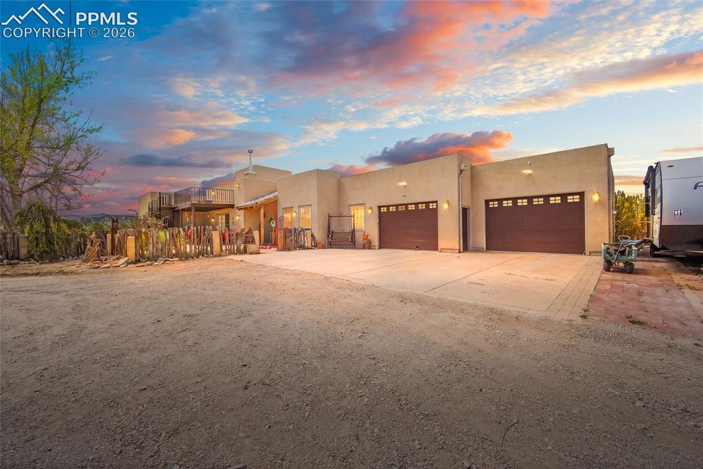 8200 Abbey Road, Pueblo, CO 81004 — exterior