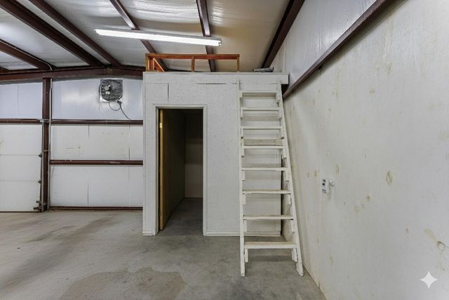 102 Forest Wind Court, Montgomery, TX 77316