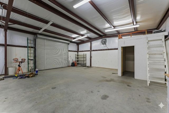 102 Forest Wind Court, Montgomery, TX 77316