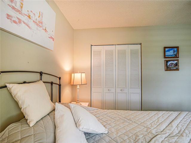 106 Spring Lake Court 201, Vero Beach, FL 32962