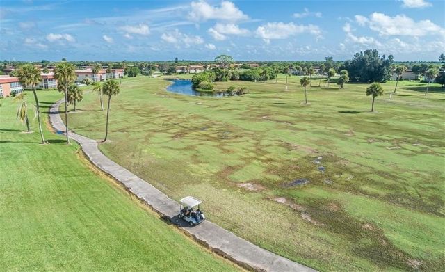 106 Spring Lake Court 201, Vero Beach, FL 32962