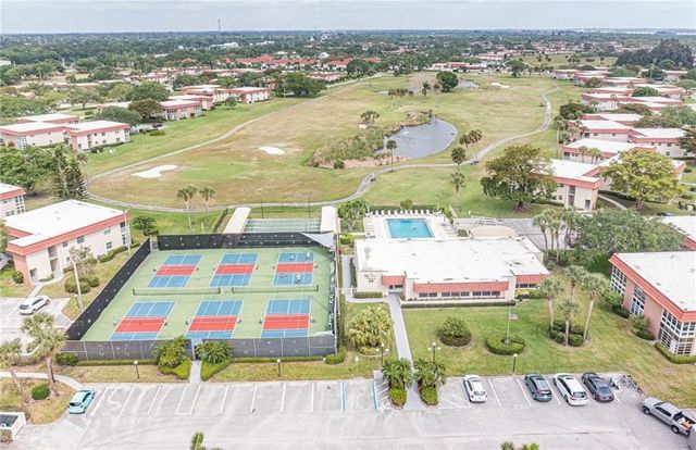 106 Spring Lake Court 201, Vero Beach, FL 32962