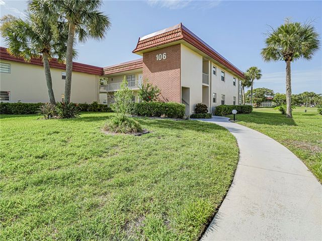106 Spring Lake Court 201, Vero Beach, FL 32962