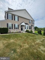 327 W BOULDER DR, Chalfont, PA 18914