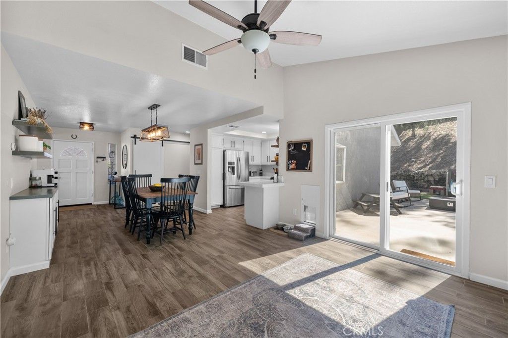 Image 15 of property listing at 28518 Victoria, Castaic, CA 91384