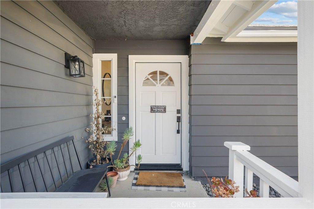 Image 2 of property listing at 28518 Victoria, Castaic, CA 91384