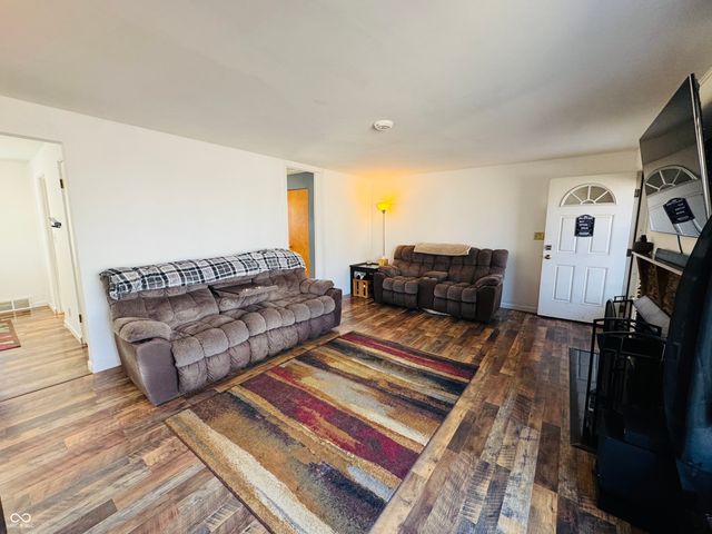 2115 E 91st Street, Indianapolis, IN 46240