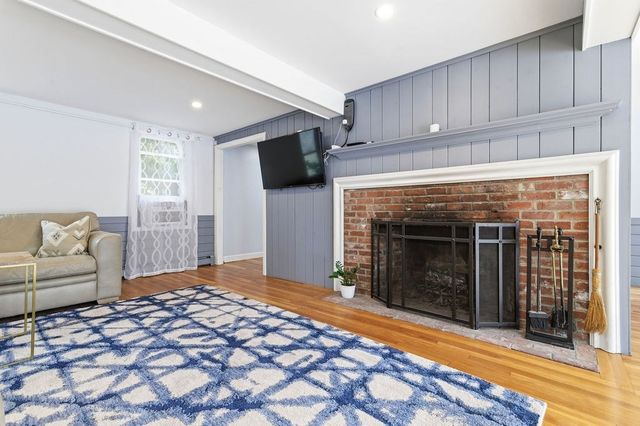 20 Meadow Brook Rd, Norwell, MA 02061