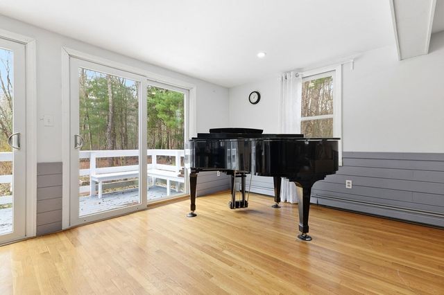 20 Meadow Brook Rd, Norwell, MA 02061