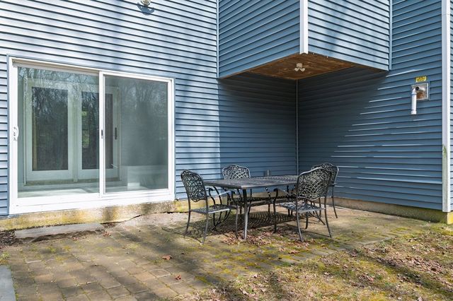 20 Meadow Brook Rd, Norwell, MA 02061
