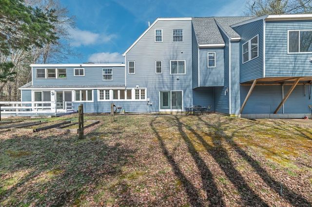20 Meadow Brook Rd, Norwell, MA 02061