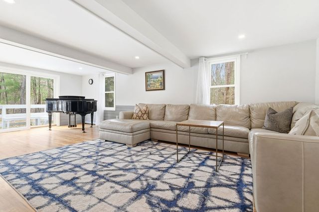 20 Meadow Brook Rd, Norwell, MA 02061