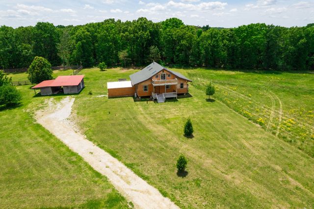 802 Drake Ln, Summertown, TN 38483