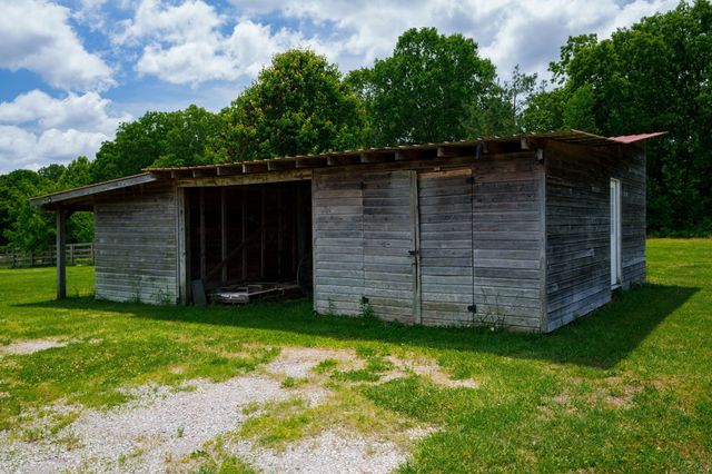 802 Drake Ln, Summertown, TN 38483