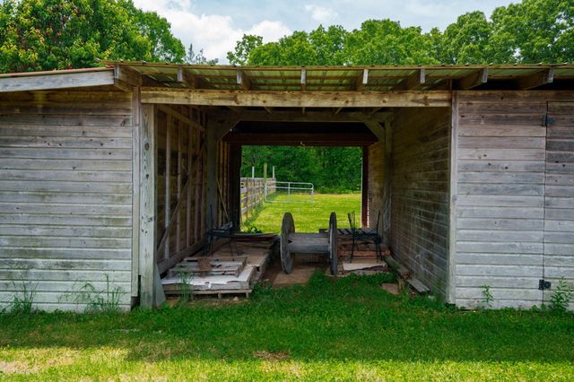 802 Drake Ln, Summertown, TN 38483