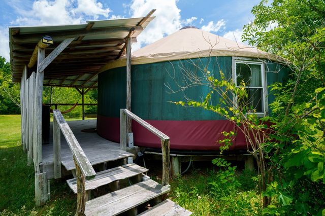 802 Drake Ln, Summertown, TN 38483