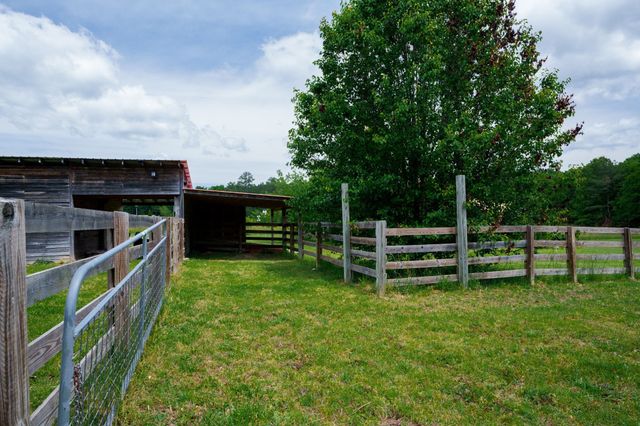 802 Drake Ln, Summertown, TN 38483