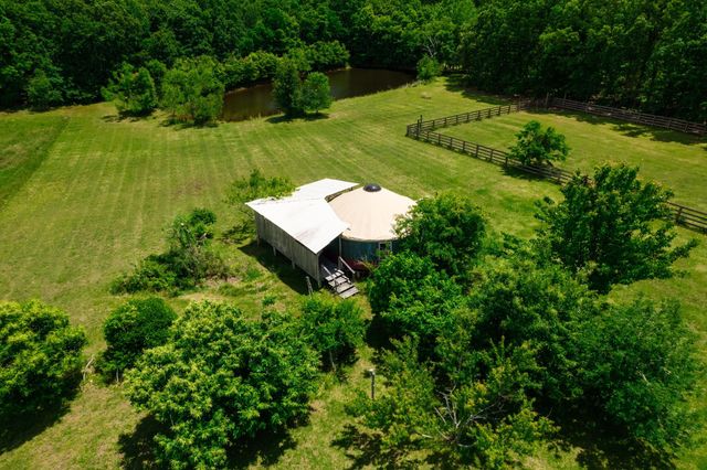 802 Drake Ln, Summertown, TN 38483