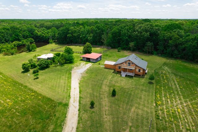 802 Drake Ln, Summertown, TN 38483