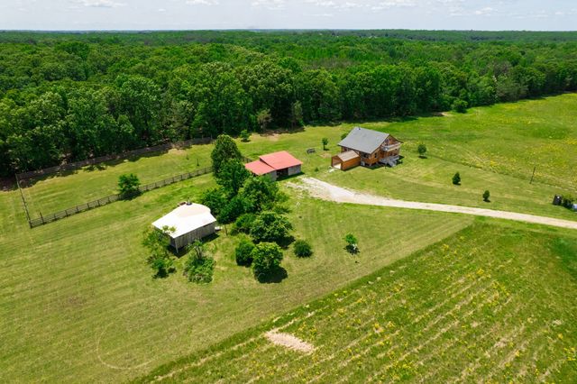 802 Drake Ln, Summertown, TN 38483