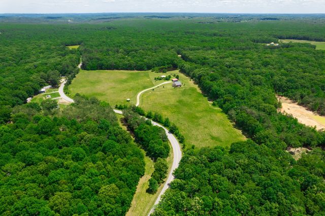 802 Drake Ln, Summertown, TN 38483