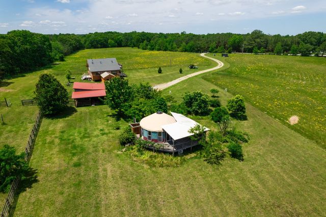 802 Drake Ln, Summertown, TN 38483