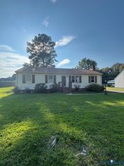 14608 Jefferson Ave, Chesterfield, VA 23836