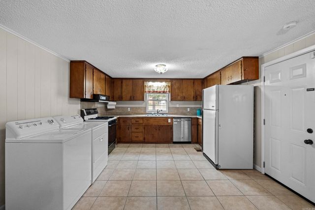 1926 E Lee Avenue, Sherwood, AR 72120