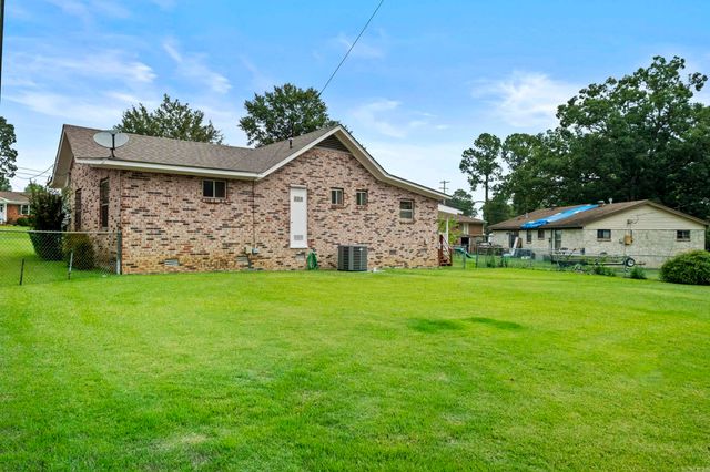 1926 E Lee Avenue, Sherwood, AR 72120