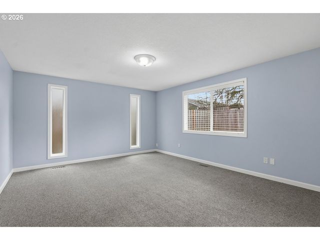 6925 Sw HEATH Pl, Beaverton, OR 97008