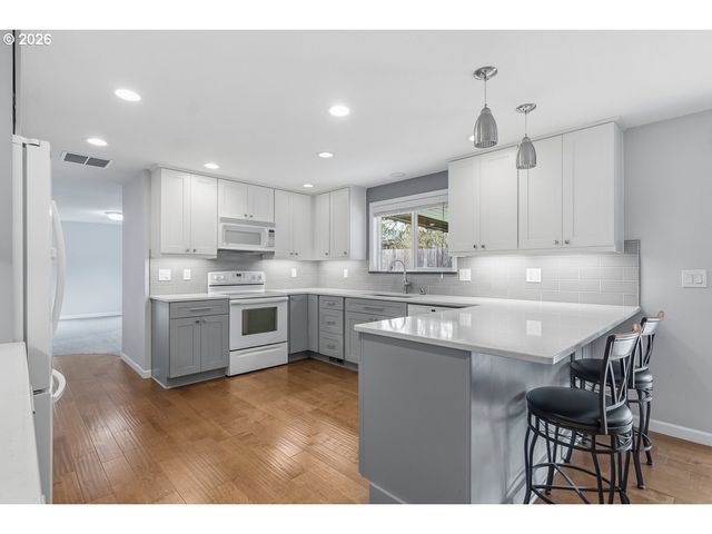 6925 Sw HEATH Pl, Beaverton, OR 97008