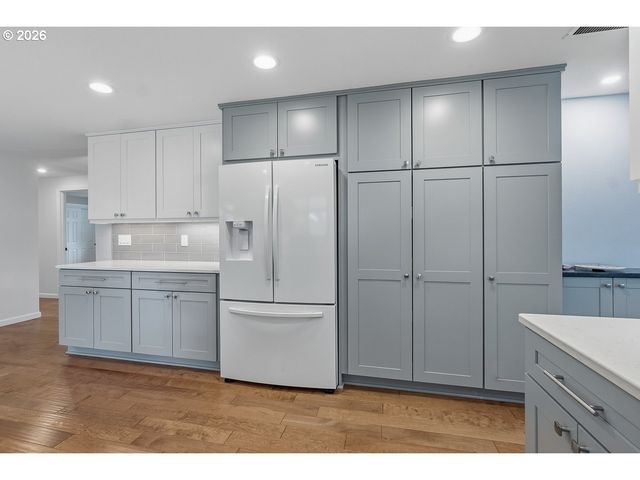 6925 Sw HEATH Pl, Beaverton, OR 97008