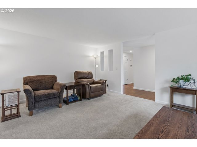 6925 Sw HEATH Pl, Beaverton, OR 97008