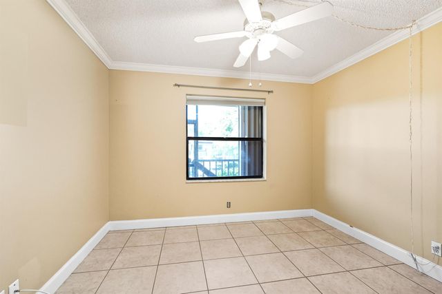 7091 Golf Colony Court 203, Lake Worth, FL 33467