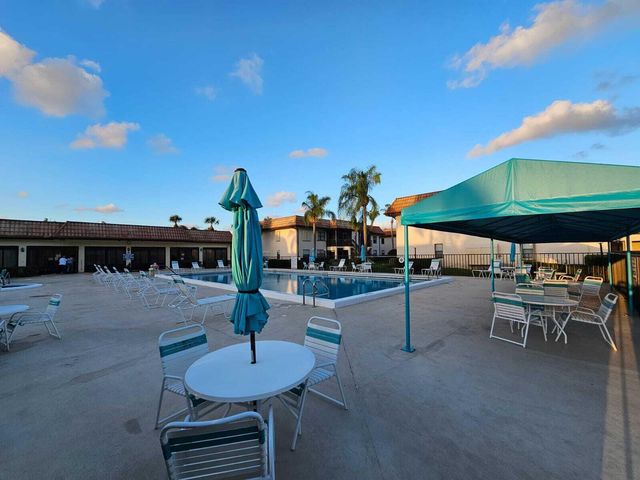 7091 Golf Colony Court 203, Lake Worth, FL 33467