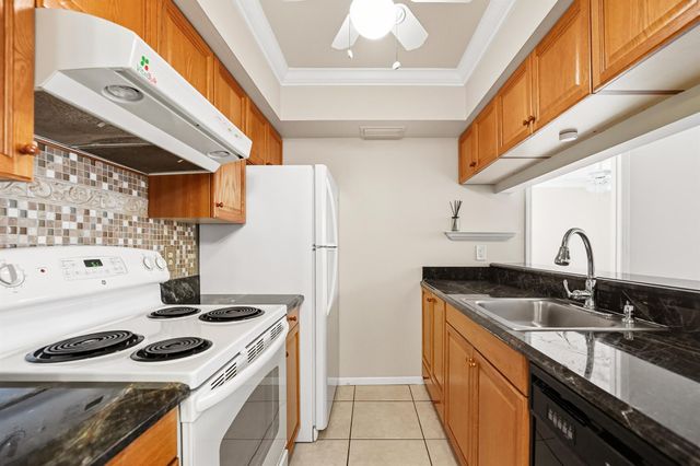 7091 Golf Colony Court 203, Lake Worth, FL 33467