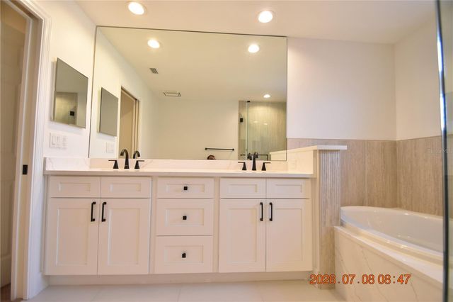 1138 SHIPWATCH CIRCLE, Tampa, FL 33602