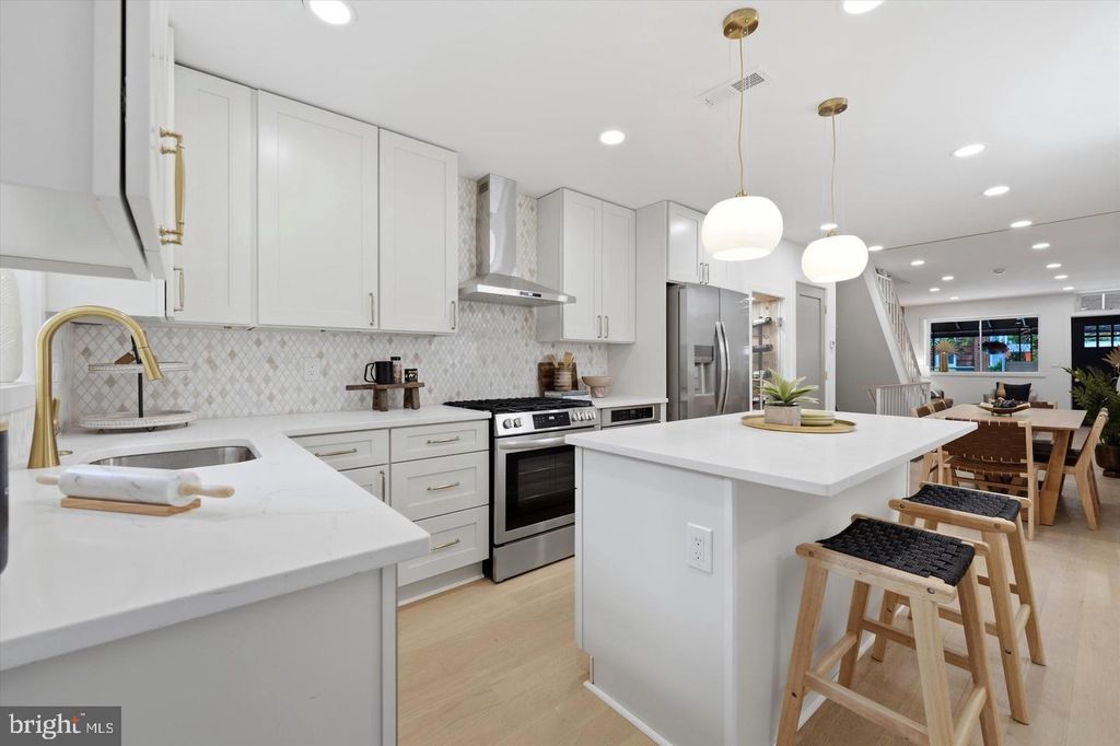 833 WILDER ST, PHILADELPHIA, PA 19148 — photo 4
