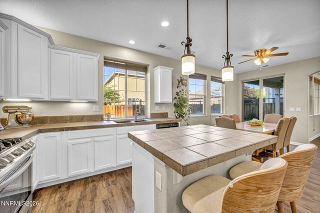 7239 Foxwood Lane, Sparks, NV 89436