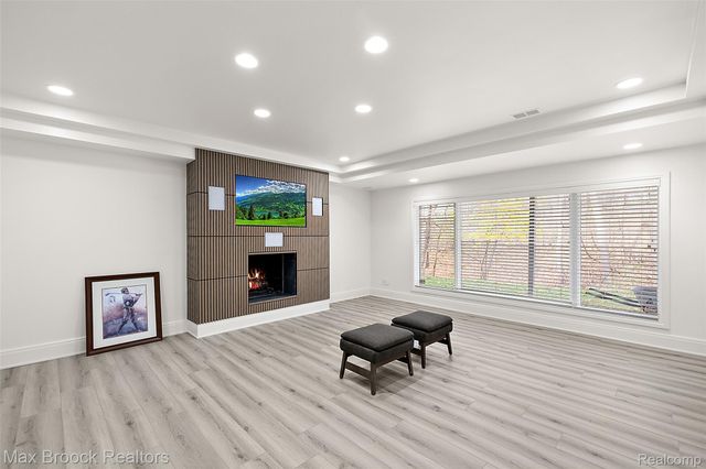 7515 Hiddenbrook Lane, Bloomfield Charter Township, MI 48301