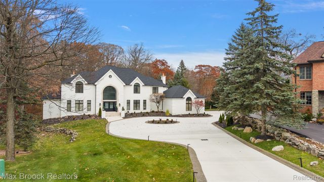 7515 Hiddenbrook Lane, Bloomfield Charter Township, MI 48301