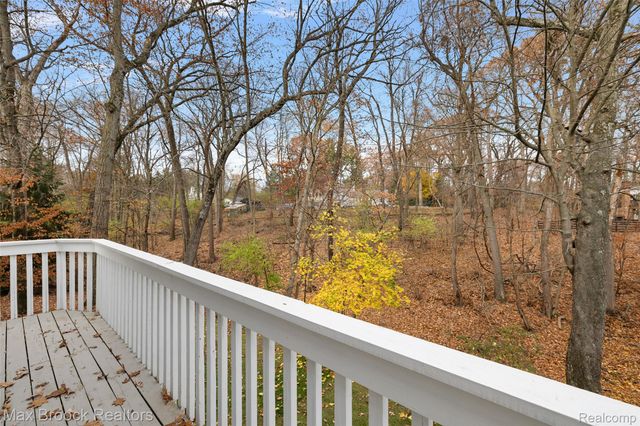 7515 Hiddenbrook Lane, Bloomfield Charter Township, MI 48301