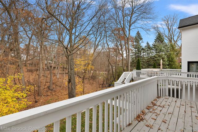 7515 Hiddenbrook Lane, Bloomfield Charter Township, MI 48301