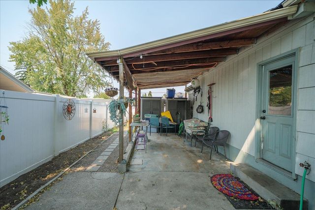 2725 E Nora Ave, Spokane, WA 99207