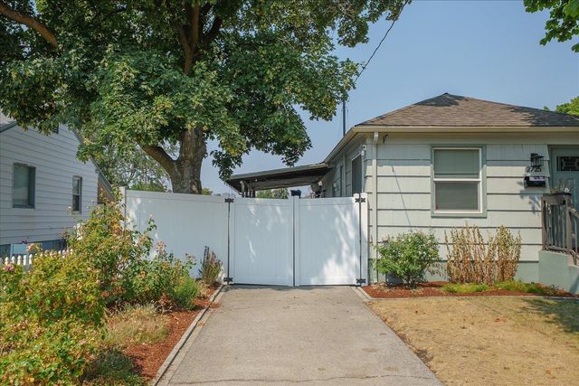 2725 E Nora Ave, Spokane, WA 99207