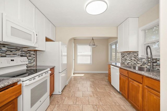 2725 E Nora Ave, Spokane, WA 99207